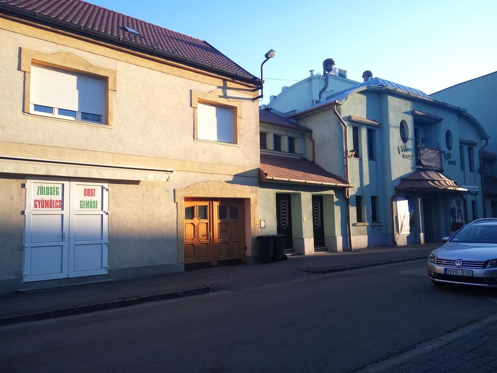 Edes Kis Garzon Apartment Sopron Luaran gambar